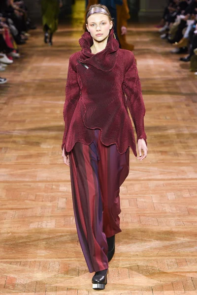 Look 38